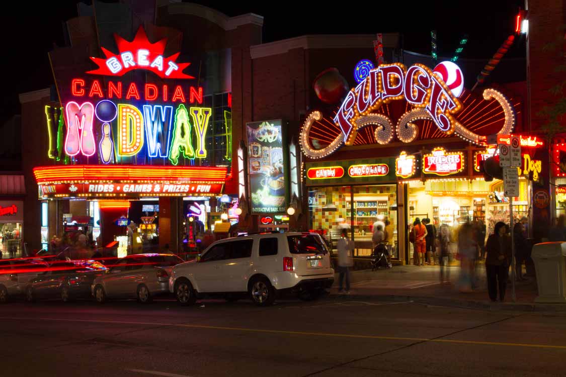 Clifton Hill Niagara Falls Ontario Vacation