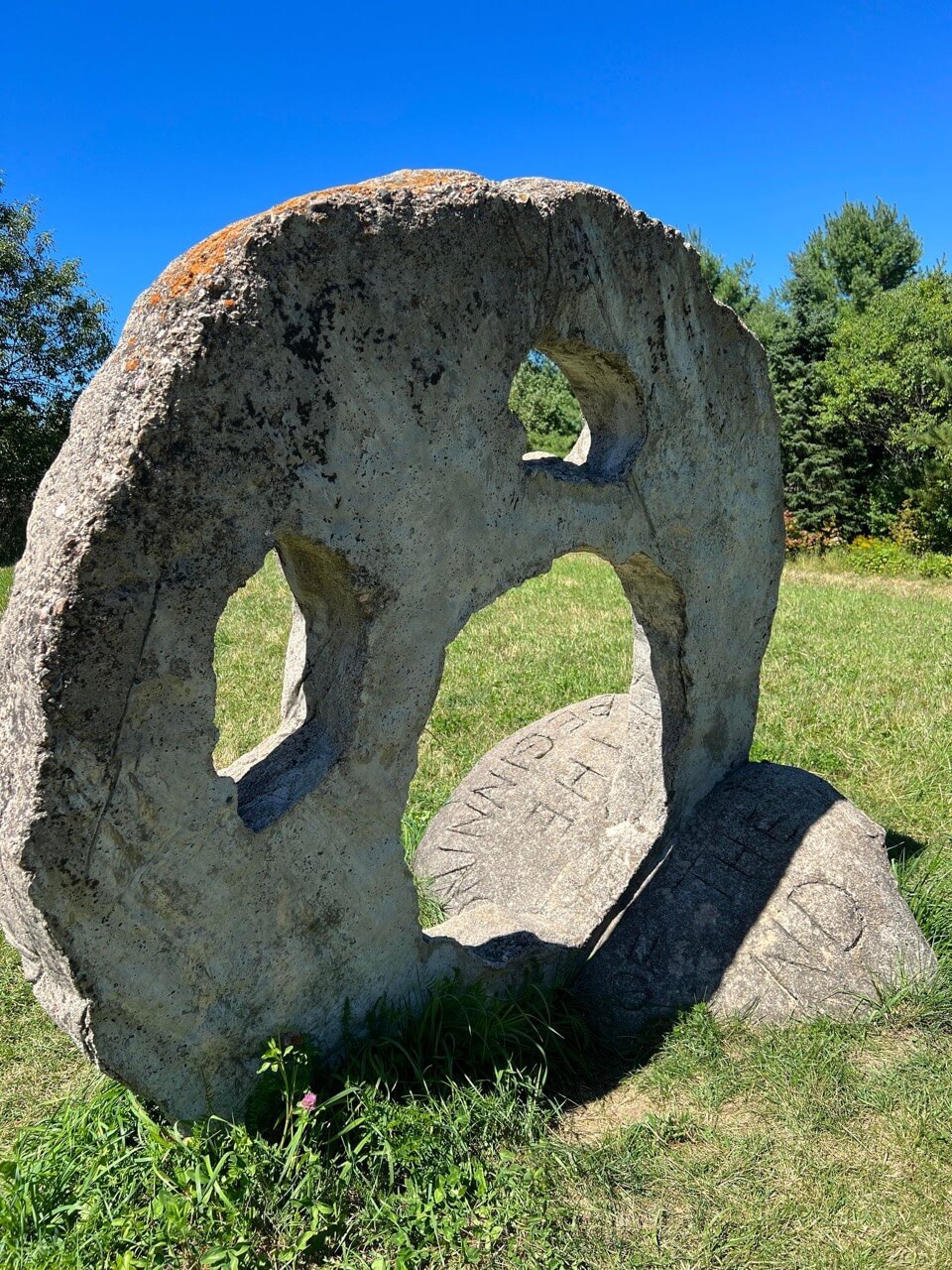 Screaming Heads, Ontario