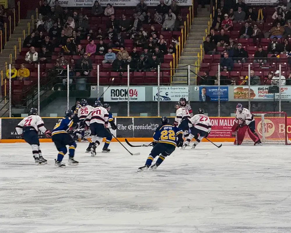 Lakehead Thunderwolves hockey game at Fort Williams Gardens in Thunder Bay